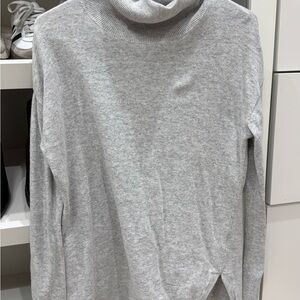 Treasure & Bond Light Gray Knit Sweater